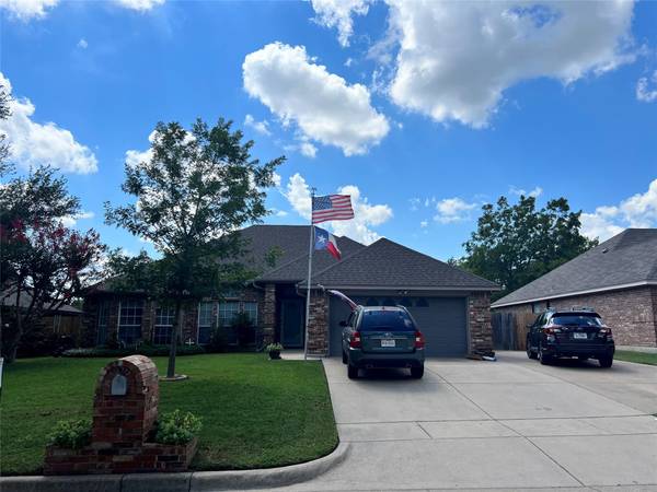 1105 Windy Meadows Drive, Burleson, TX 76028