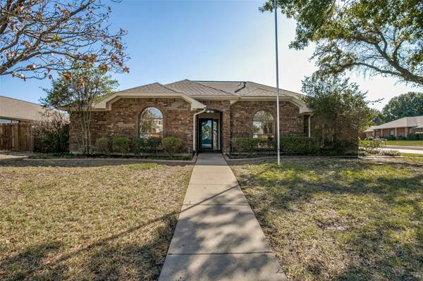 1330 Blue Jay Drive, Lewisville, TX 75077