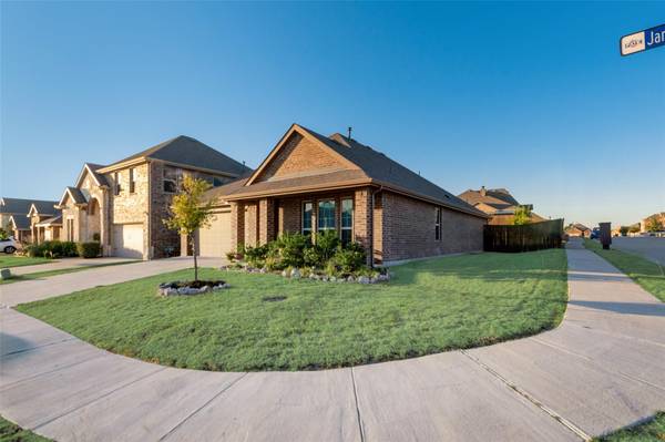 761 Jamestown Lane, Fate, TX 75189