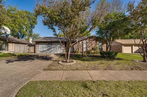 1925 Spanish Trails,  Irving,  TX 75060