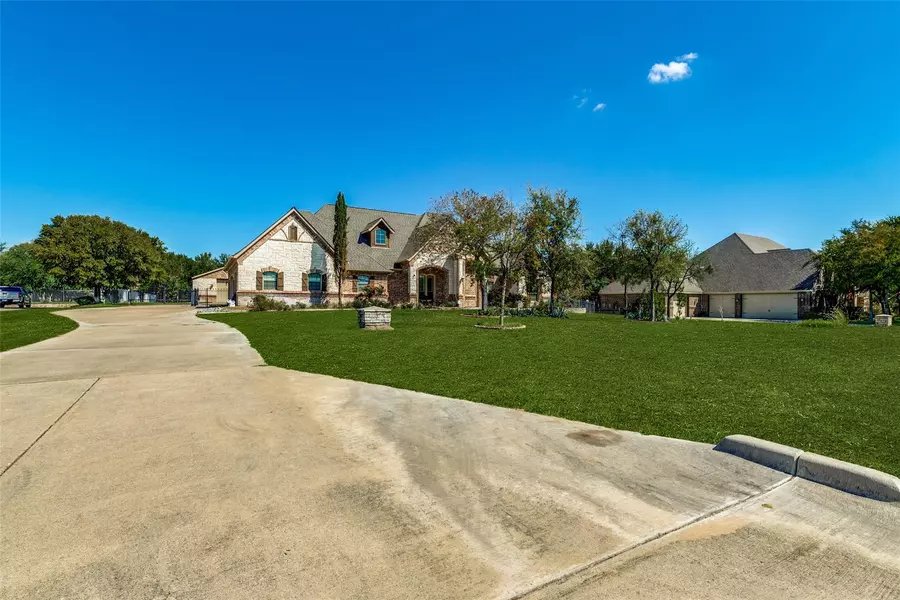 5104 Oak Mill Drive, Fort Worth, TX 76135