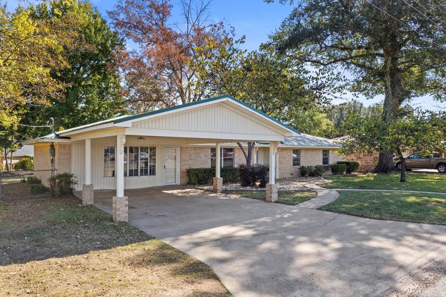 503 Dunn Avenue, Mount Pleasant, TX 75455