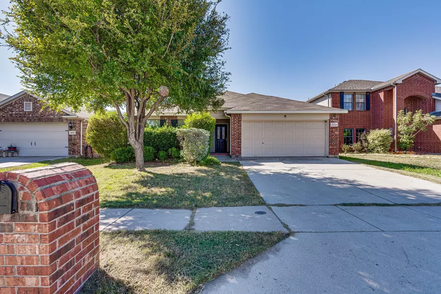 10441 Evening View Drive, Fort Worth, TX 76131