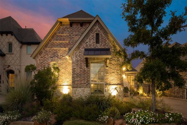 928 Royal Minister Boulevard, Lewisville, TX 75056