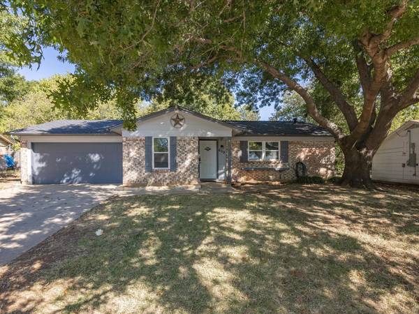 609 Smith Avenue, Crowley, TX 76036