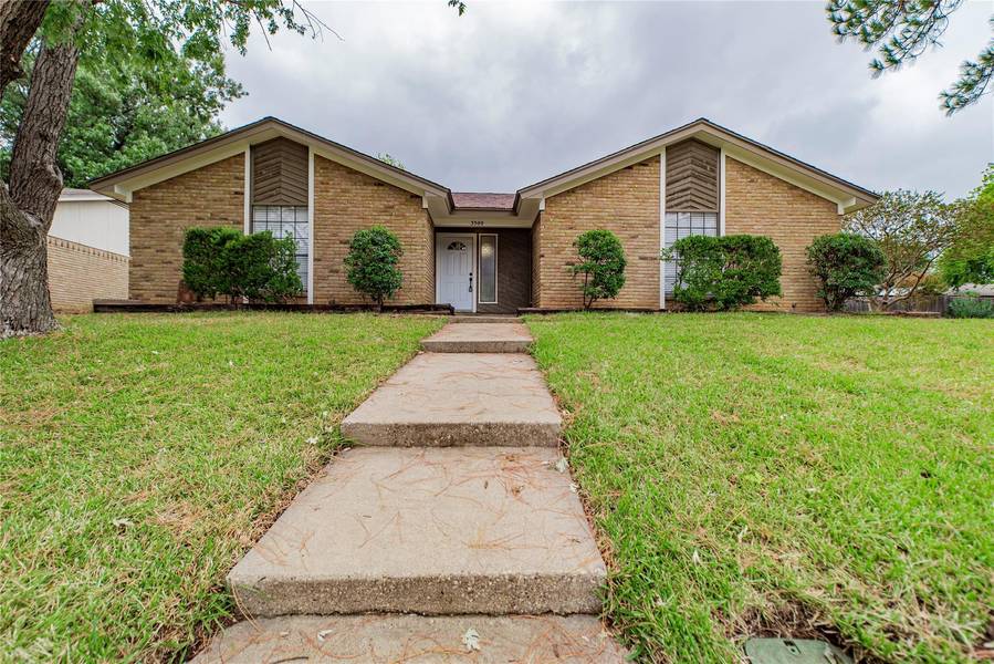 3500 Leighton Drive, Arlington, TX 76015