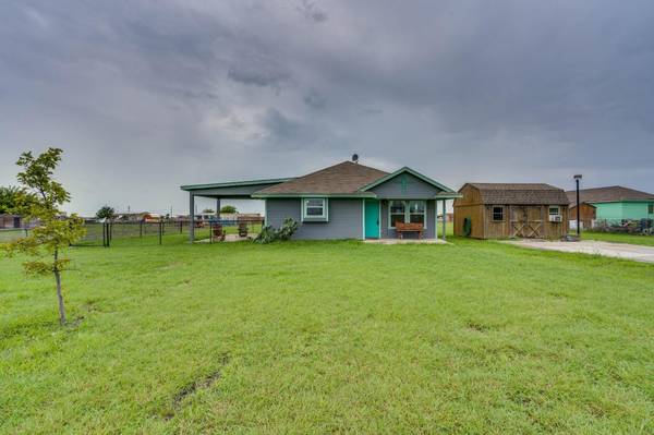 2060 Country Acres Road, Venus, TX 76084