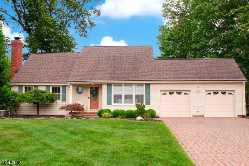 31 Woodcrest Ln, Green Brook Twp., NJ 08812