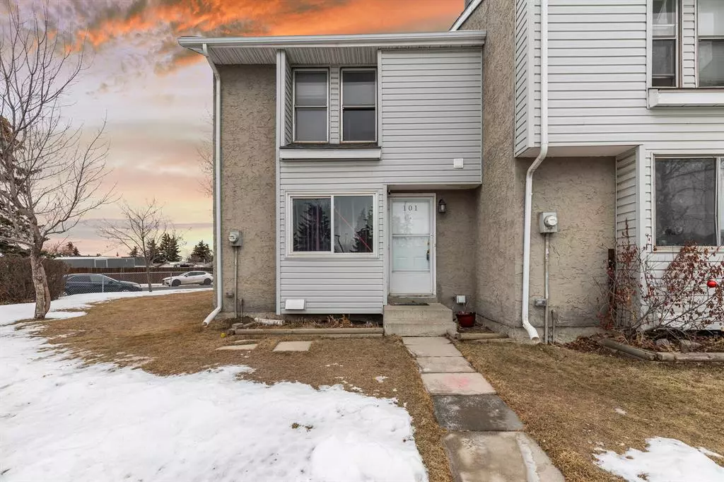 Airdrie, AB T4B 1R6,700 Allen ST SE #101