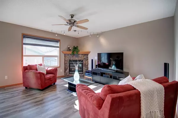 Airdrie, AB T4B 2W8,111 Luxstone CRES SW