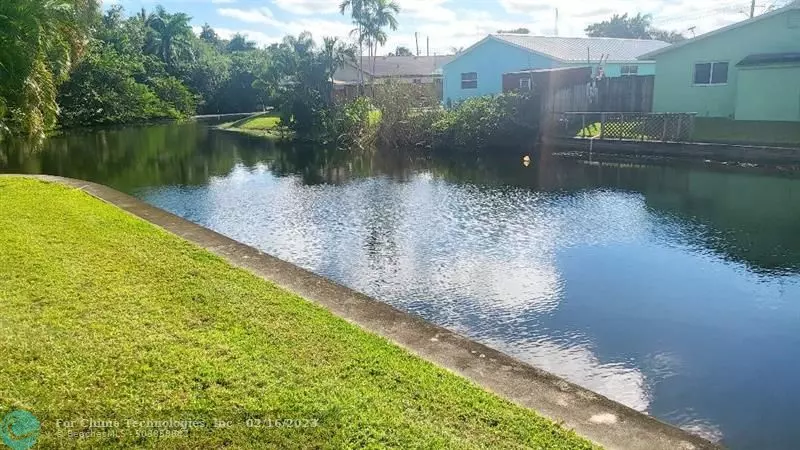 Oakland Park, FL 33309,108 Royal Park Dr  #1A