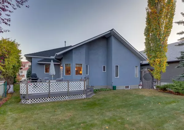 Calgary, AB T3G 3R9,510 Hawkside Mews NW