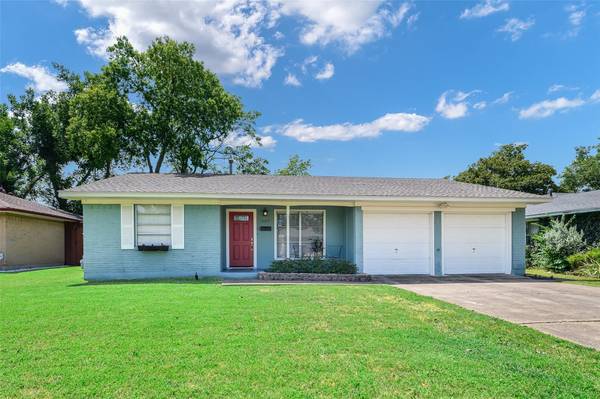 607 N Cottonwood Drive, Richardson, TX 75080