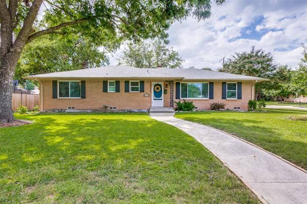 305 Saint Lukes Drive, Richardson, TX 75080