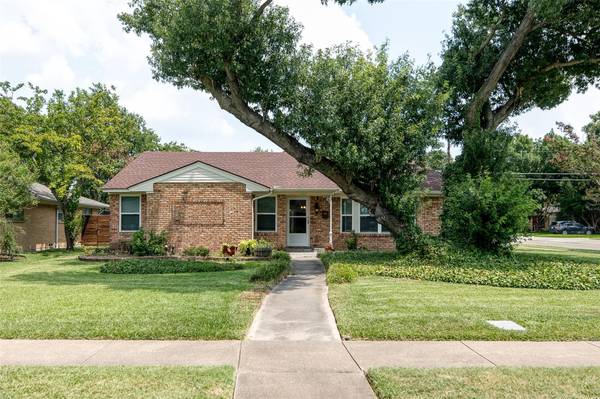 307 S Weatherred Drive, Richardson, TX 75080