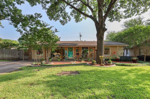 816 Edgefield Drive, Richardson, TX 75080