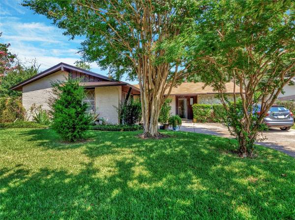 728 Terryland Drive, Richardson, TX 75080