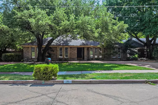 317 Ridgebriar Drive, Richardson, TX 75080