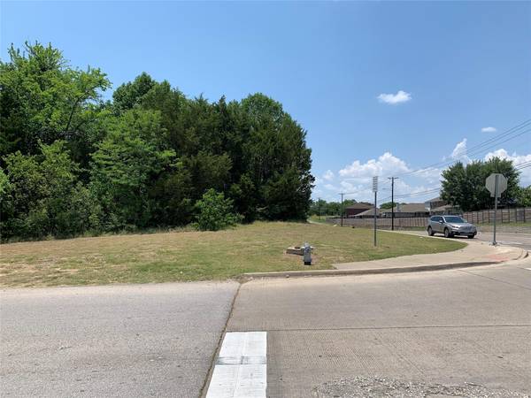 2401 Mckenzie Road,  Balch Springs,  TX 75181