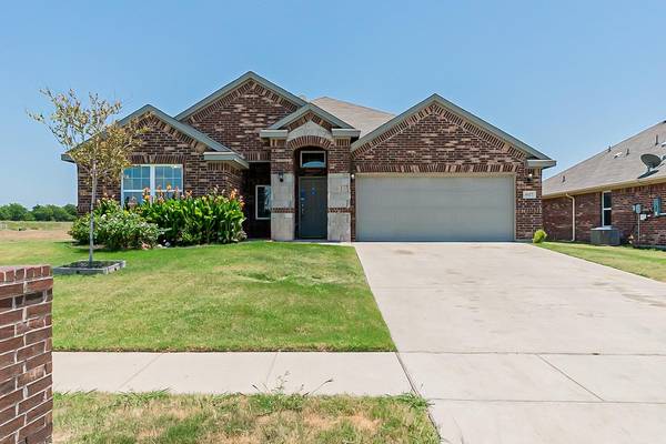 4127 Bridle Path Lane, Sanger, TX 76266