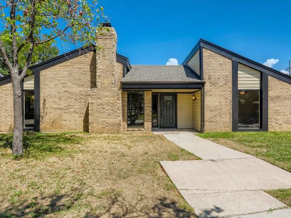 1619 Rocky Point Drive, Lewisville, TX 75077