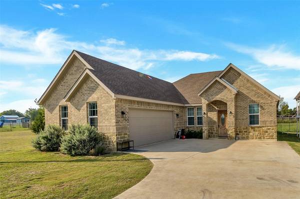 801 Shady Brook Lane, Red Oak, TX 75154