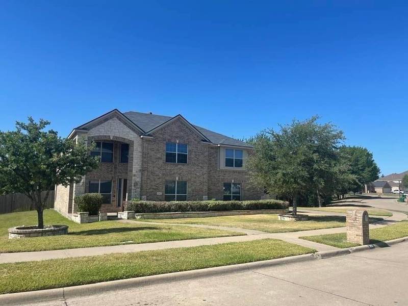 642 Oak Creek Drive, Cedar Hill, TX 75104