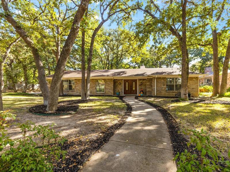 2905 Wentwood Drive, Grapevine, TX 76051