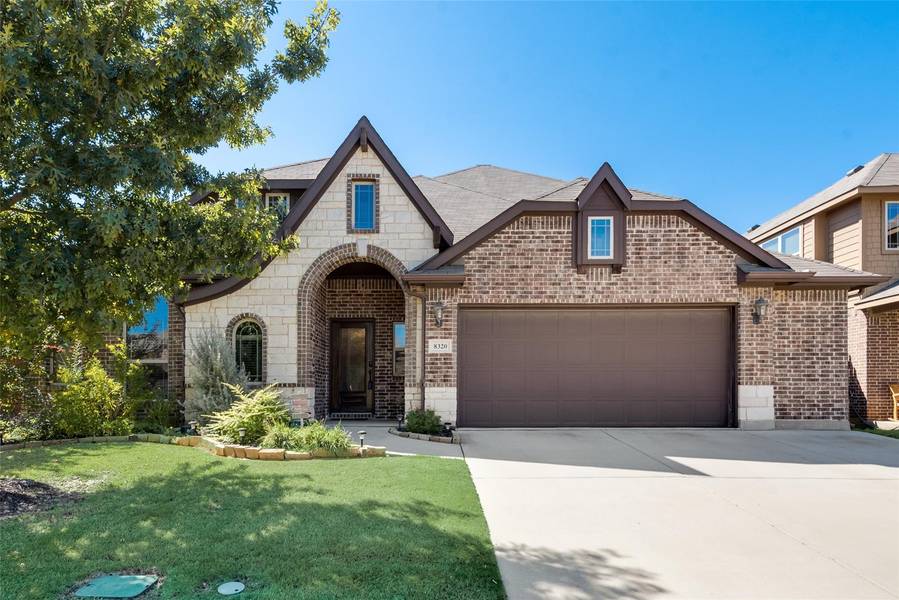 8320 Spitfire Trail, Aubrey, TX 76227