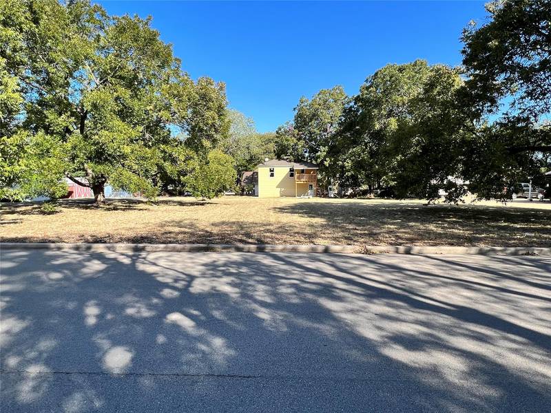 1101 E Elm Street, Hillsboro, TX 76645