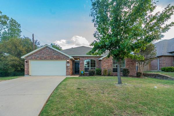 10951 Castle Oak Lane, Fort Worth, TX 76108