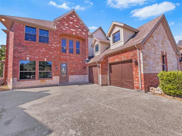 910 Saint George Place, Desoto, TX 75115