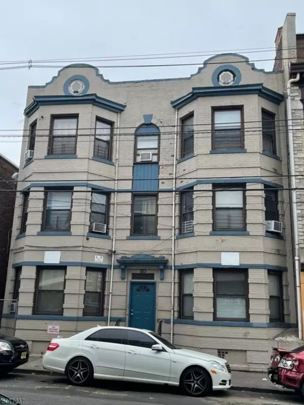 80 Park Ave, Paterson City, NJ 07501