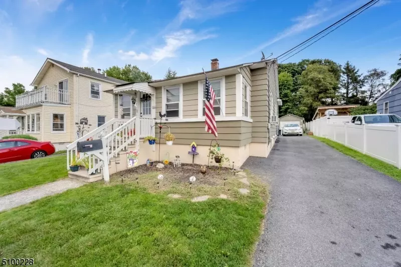 34 John Wilton St, Franklin Boro, NJ 07416