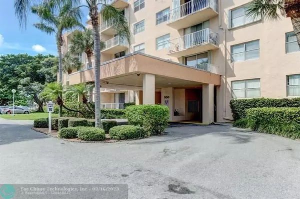 470 Executive Center Dr  #4-M, West Palm Beach, FL 33401