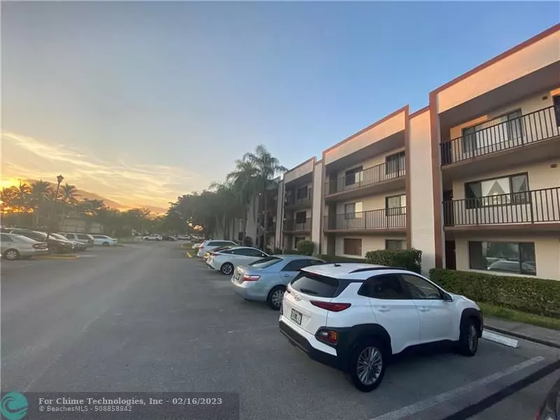 9467 N Belfort Cir  #205, Tamarac, FL 33321