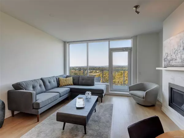 Saanich, BC V8X 0B3,4009 Rainbow Hill Lane #803