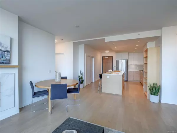 Saanich, BC V8X 0B3,4009 Rainbow Hill Lane #803