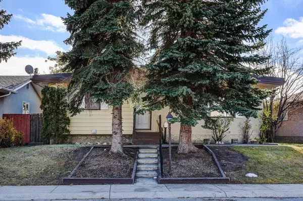 Calgary, AB T2K 3Z9,235 Huntford WAY NE