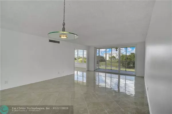 Pompano Beach, FL 33069,2651 S Palm Aire Dr  #410