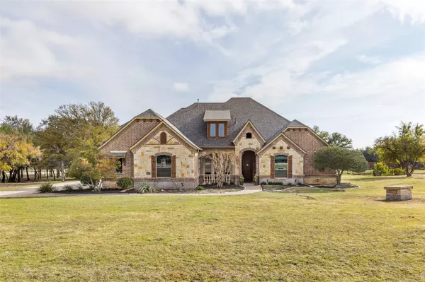 5305 Oak Mill Drive, Fort Worth, TX 76135