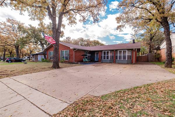 1153 Jerry Lane, Bedford, TX 76022