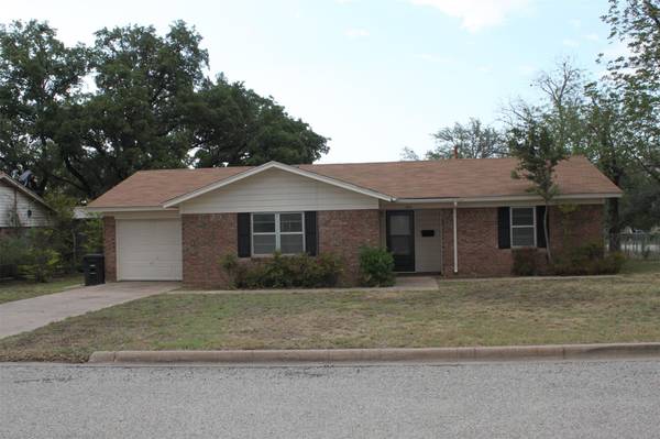 300 Moore Street, Brady, TX 76825