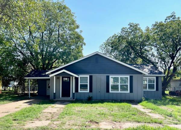 104 10th Street, Comanche, TX 76442