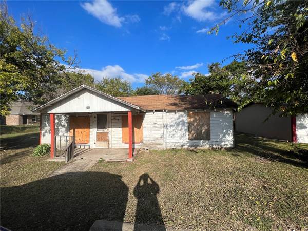 206 2nd Street, Ennis, TX 75119