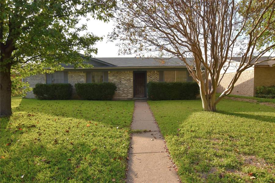 2025 Mill Pond Road, Garland, TX 75044