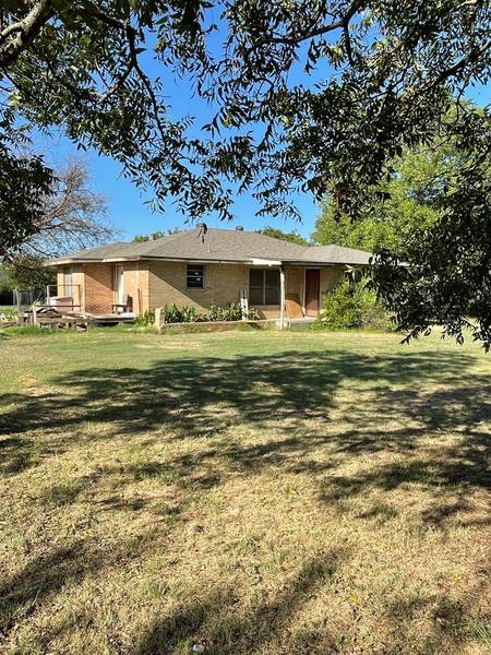 500 E Godley Avenue, Godley, TX 76044