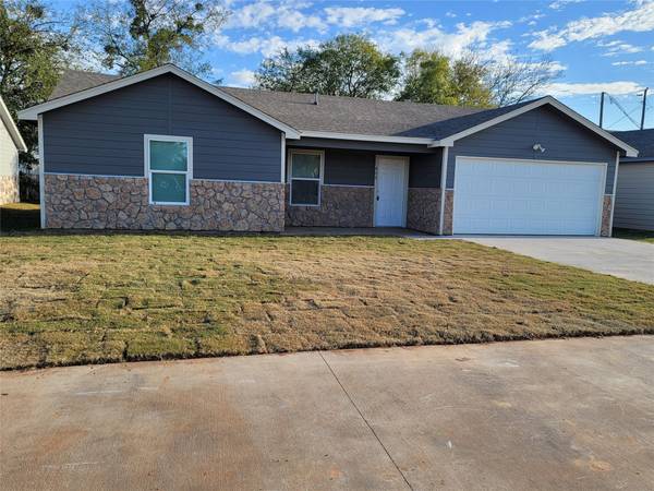 400 Whitney Court, Rio Vista, TX 76093