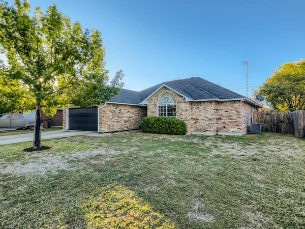 1433 Strickland Drive, Crowley, TX 76036