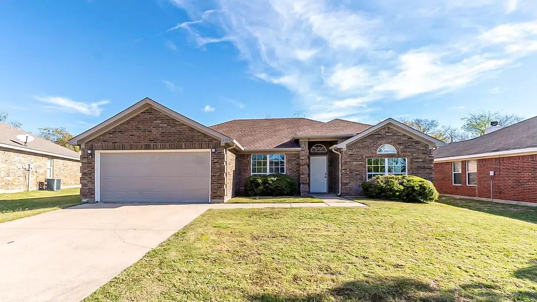 6703 Barred Owl Road, Arlington, TX 76002